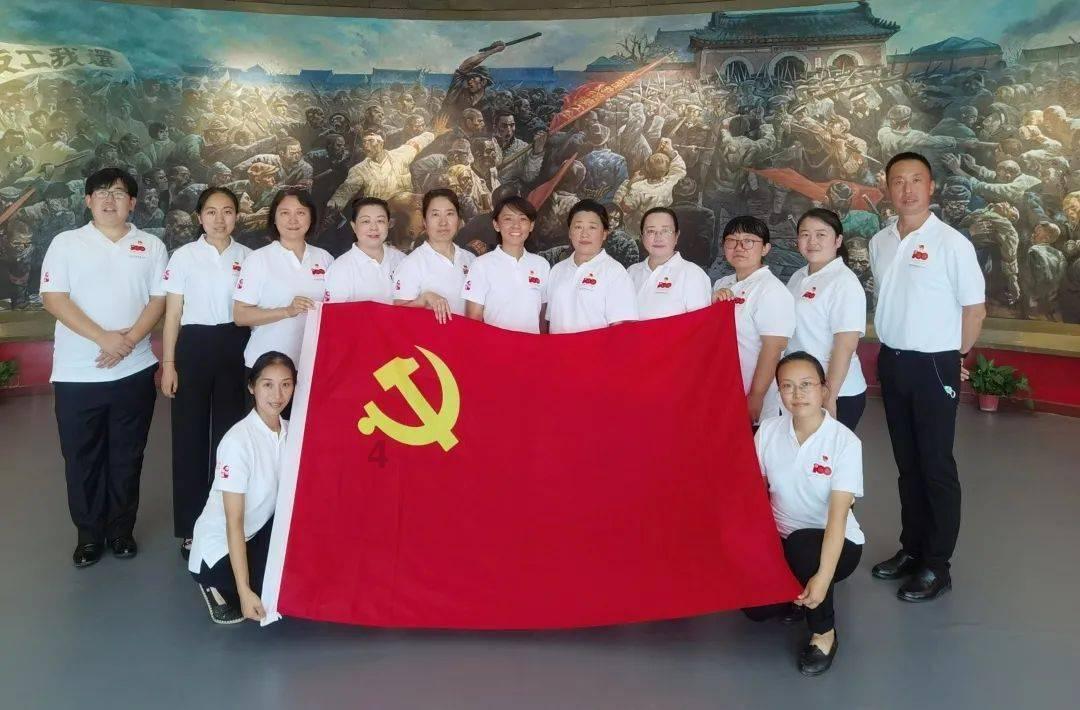 为什么，有些，女生，一个人，生活，看病，还能坚持下来？